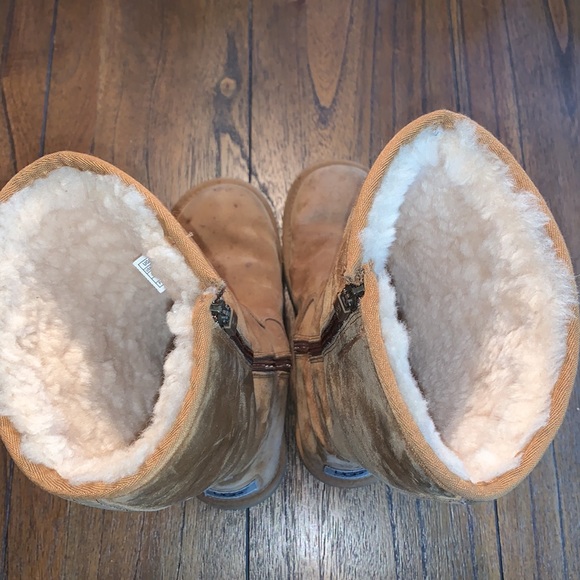 UGG Side Zip Sunset Suede Shearling Boots - Picture 9 of 11